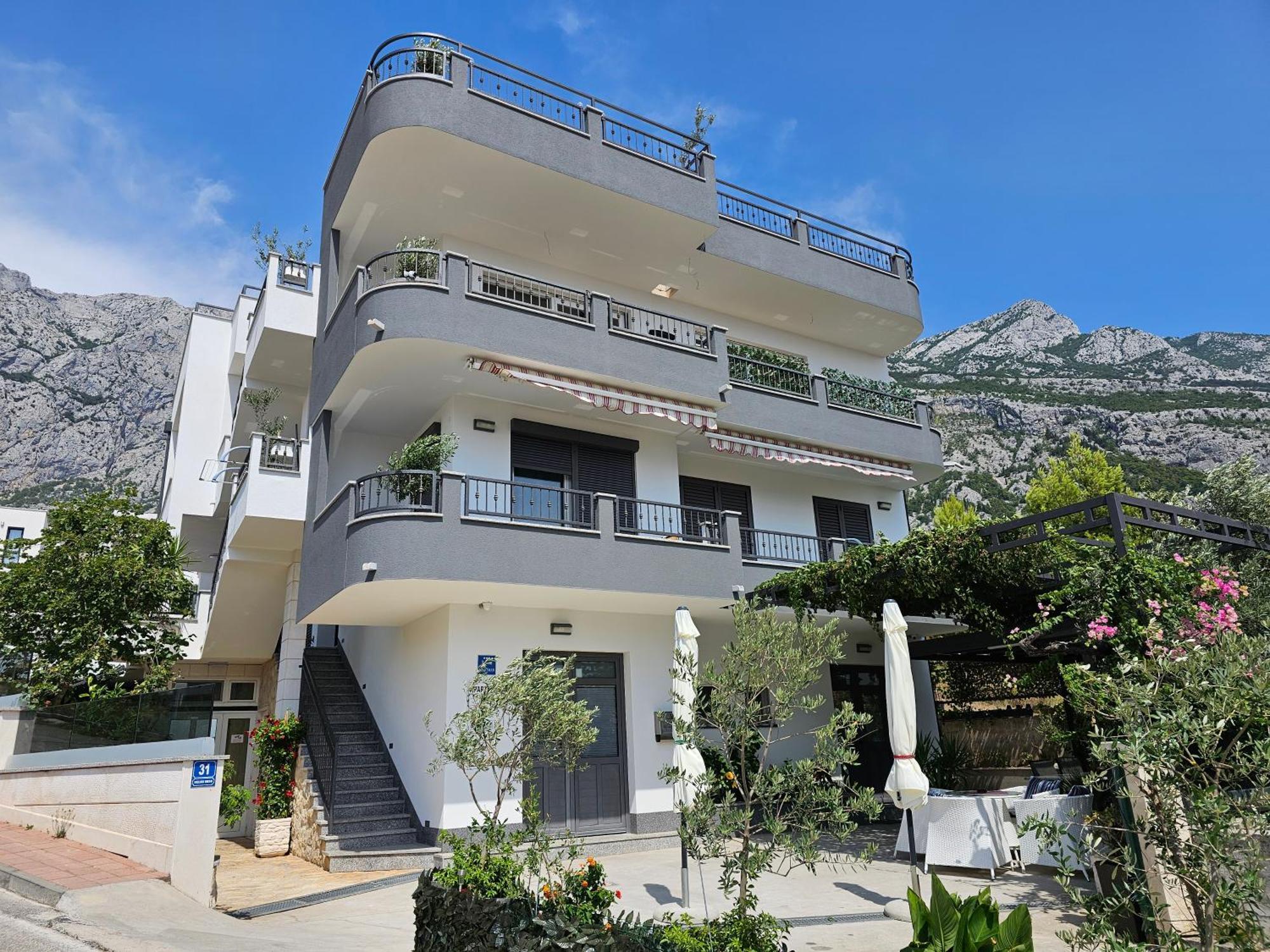 La Storia Apartments Makarska Bagian luar foto